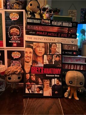 Grey's Anatomy Season One DVD - Black & Red Accent